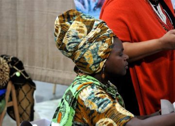 Una donna africana nel Mercato Internazionale. Foto: Clio Morichini