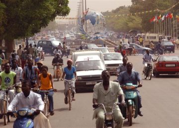 Fonte: Wikipedia - Ouagadougou_place_nations_unies