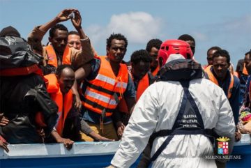 Operazione Mare Nostrum della Marina Militare italiana. Foto http://www.marina.difesa.it