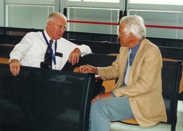 Il premio Nobel Norman Borlaug, che ha posto al centro della sua attività il problema della fame del mondo intervistato da Antonio Saltini a Bologna il 5.9.2004. Fonte: http://www.itempidellaterra.org/wiki/FotografieGFDL.mht Saltini
