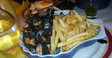 Moules-frites piatto tipico del Belgio. Fonte: http://it.wikipedia.org/wiki/Moules-frites. Autore: Luistxo