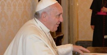 Foto del Papa pubblicata sulla Nación nell’intervista commentata nell’articolo.