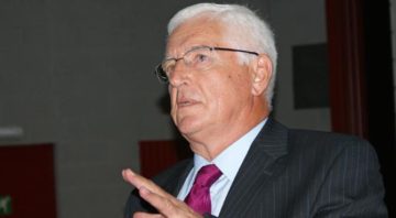 Neritan Ceka, Ambasciatore d’Albania in Italia. Premio Internazionale Bonifacio VIII. Foto: cortesia degli organizzatori.