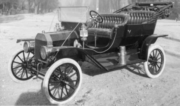 A 1910 Model T, photographed in Salt Lake City. Author: Harry Shipler