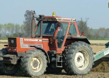 "Fiat 160-90" di Gabriele Bellotti. Con licenza CC BY 2.0 tramite Wikimedia Commons - http://commons.wikimedia.org/wiki/File:Fiat_160-90.jpg#/media/File:Fiat_160-90.jpg