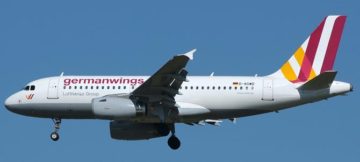 "Germanwings Airbus A319-132" di Aldo Bidini - http://jetphotos.net/viewphoto.php?id=7583989&nseq=0. Con licenza GFDL 1.2 tramite Wikimedia Commons.