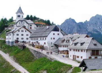 "Monte Lussari - Tarvisio" by Doremo - Own work. Licensed under CC BY-SA 3.0 via Wikimedia Commons - http://commons.wikimedia.org/wiki/File:Monte_Lussari_-_Tarvisio.JPG#/media/File:Monte_Lussari_-_Tarvisio.JPG