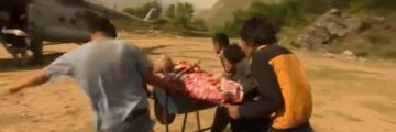 Nepal: salvataggio dopo il terremoto. Immagine tratta da video BBC. Fonte: http://www.bbc.com/news/world-asia-32494628