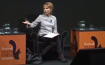 Il Presidente del Consiglio, Matteo Renzi, partecipa a Trento al 10° Festival dell’Economia. Immagine da video http://www.governo.it/Presidente/AudioVisivi/dettaglio.asp?d=78630