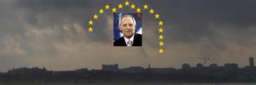 La nuova bandiera UE. Montaggio redazionale dei files Peniche_beach_1.jpg, Flag_of_Europe.svg e WSchaeuble.jpg