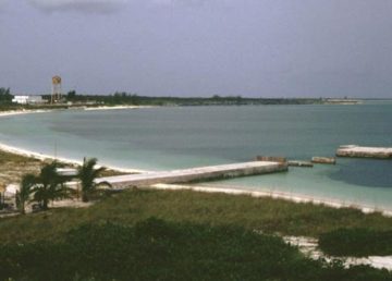 "Grahams Harbour 1" di Jstuby at en.wikipedia - Opera propriaTransferred from en.wikipedia. Con licenza CC0 tramite Wikimedia Commons - https://commons.wikimedia.org/wiki/File:Grahams_Harbour_1.JPG#/media/File:Grahams_Harbour_1.JPG