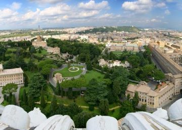 "Vatikanische Gaerten Museen Rom" di Stefan Bauer, http://www.ferras.at - Opera propria. Con licenza CC BY-SA 2.5 tramite Wikimedia Commons