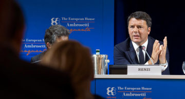 Renzi interviene a Cernobbio alla 41esima edizione del Forum Ambrosetti. 5 Settembre 2015. Foto: Tiberio Barchielli. http://www.governo.it/Presidente/Fotografie/dettaglio.asp?d=79257