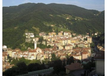 "Campo Ligure - Panorama" di Luca Aless - Opera propria. Con licenza CC BY-SA 4.0 tramite Wikimedia Commons