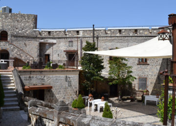 "Castello di Limatola" di Piergigio - opera propria. Con licenza CC BY-SA 3.0 tramite Wikipedia