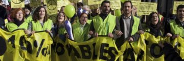 "Greenpeace Climate March 2015 Madrid" by OsvaldoGago