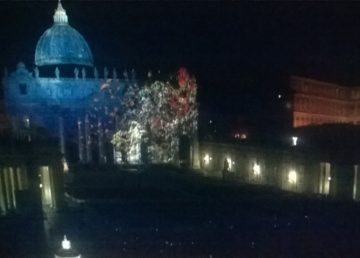 Apertura del Giubileo della Misericordia: proiezione di immagini.