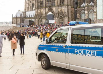 Flashmob contro la violenza maschile © Raimond Spekking / , via Wikimedia Commons