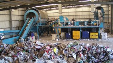 Un impianto di separazione a freddo della componente secca per l'ulteriore recupero di materiali da riciclare. Foto Ropable