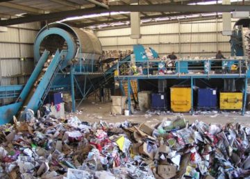 Un impianto di separazione a freddo della componente secca per l'ulteriore recupero di materiali da riciclare. Foto Ropable