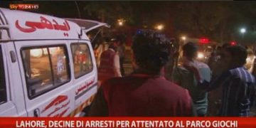 Lahore Fermo Immagine skyTG24. Fonte: http://video.sky.it/news/mondo/lahore_decine_di_arresti_per_attentato_al_parco_giochi/v277306.vid