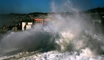 Tempesta marina a Pacifica. Foto di Brocken Inaglory - Opera propria, GFDL, https://commons.wikimedia.org/w/index.php?curid=3374884