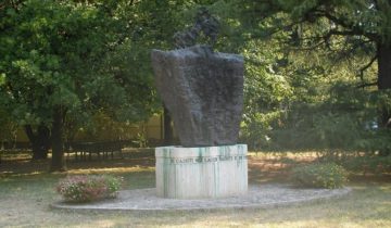 Forlì: Monumento ai caduti nei lager nazisti e in tutte le prigionie. Foto di Leonardo Poggiolini - Opera propria, Pubblico dominio, https://commons.wikimedia.org/w/index.php?curid=4733666