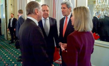 52nd Munich Security Conference. Secretary Kerry Speaks With Quartet Principals Before Meeting in Germany. Fonte: http://www.state.gov/secretary/photos/2016/02/252323.htm