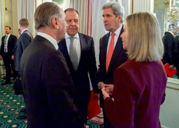 52nd Munich Security Conference. Secretary Kerry Speaks With Quartet Principals Before Meeting in Germany. Fonte: http://www.state.gov/secretary/photos/2016/02/252323.htm