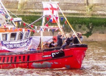 La protesta BoatLeave sul Tamigi, 15 giugno 2016, foto di Garry Knight, Dominio Pubblico su Flickr