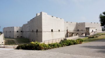 Barletta: il castello. Di Achille83 - Opera propria, Pubblico dominio, https://commons.wikimedia.org/w/index.php?curid=5713839