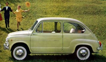 La Fiat 600, un simbolo del boom economico. Pubblico dominio, https://it.wikipedia.org/w/index.php?curid=281439