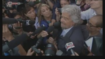 Grillo dopo la vittoria. Fermo immagine su video SkyTg24. http://tg24.sky.it/tg24/politica/2016/06/21/comunali-ballottaggi-pd-m5s-renzi-grillo.html