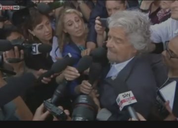 Grillo dopo la vittoria. Fermo immagine su video SkyTg24. http://tg24.sky.it/tg24/politica/2016/06/21/comunali-ballottaggi-pd-m5s-renzi-grillo.html
