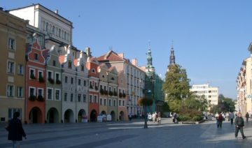 Legnica – Veduta. Foto di Taw presunto. Presunta opera propria (secondo quanto affermano i diritti d'autore)., CC BY-SA 3.0, https://commons.wikimedia.org/w/index.php?curid=379591