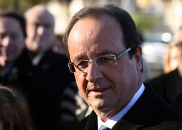François Hollande aux cérémonies du 11 Novembre , di Remi Jouan, Wikimedia Commons
