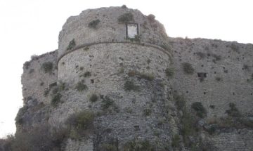 Gerace: Castello Normanno Sec.X. Foto di Guerrisi'79, Pubblico dominio, https://commons.wikimedia.org/w/index.php?curid=45709723