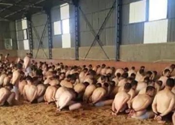 Foto ANSA pubblicata su Repubblica del 19/07/2016 https://www.google.gr/search?q=turchia+la+vendetta+del+sultano&source=lnms&tbm=isch&sa=X&ved=0ahUKEwjM5-GUiI7OAhVIwxQKHcbrDYgQ_AUICCgB&biw=1366&bih=643#imgrc=GZfNSqiyVP8pkM%3A