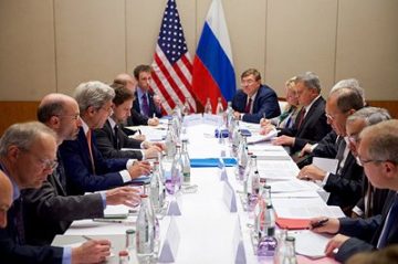 Secretary Kerry and Delegation Sit Across From Russian Foreign Minister Lavrov and Counterparts for a Bilateral Meeting on Syria. September 9, 2016, at the Hotel President Wilson in Geneva, Switzerland. Opera del Governo degli Stati Uniti. https://www.flickr.com/photos/9364837@N06/29268558610