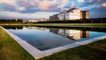 La Reggia di Venaria con la grande peschiera del Parco Basso. ©Archivio Slow Food