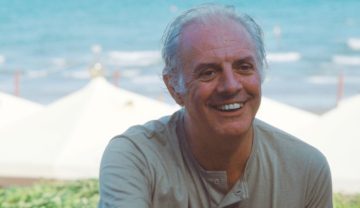 Un giovane Dario Fo alla Mostra del Cinema di Venezia 1985. Foto di Gorupdebesanez.