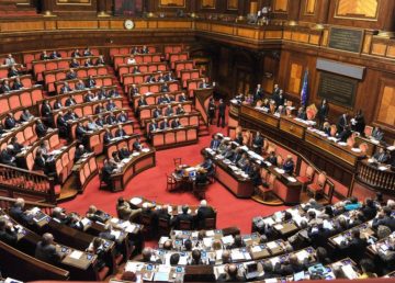 Palazzo Chigi Senato, comunicazioni di Renzi in vista del Consiglio UE | by Palazzochigi (Attribution-NonCommercial-ShareAlike 2.0 Generic)