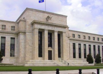 La sede della Federal Reserve a Washington. Foto di Dan Smith - Opera propria, CC BY-SA 2.5, https://commons.wikimedia.org/w/index.php?curid=27323
