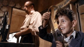 Una scena del film Nuovo Cinema Paradiso di Giuseppe Tornatore
