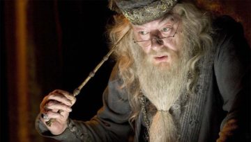 http://vignette3.wikia.nocookie.net/harrypotter/images/1/11/Albus_Silente_Pensatoio.jpg/revision/latest?cb=20110417184131&path-prefix=it