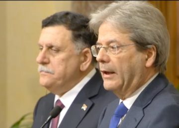 Gentiloni - Fayez al-Sarraj. Firma del Memorandum Italia Libia del 2-2-17 a Palazzo Chigi. Fermo immagine http://www.governo.it/media/gentiloni-incontra-il-primo-ministro-libico/6685