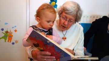 Nonna con bambino, Creative commons