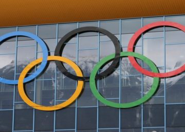 foto di Michael Wedermann, titolo: anelli olimpici, Public Domain, su Pixbay
