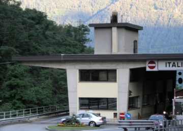 Tirano dogana.jpg, autore:mstefano80, foto da: Wikimedia Commons
