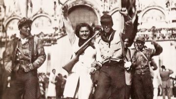 Partigiani garibaldini a Venezia, aprile 1945. Foto via Wikimedia Commons.